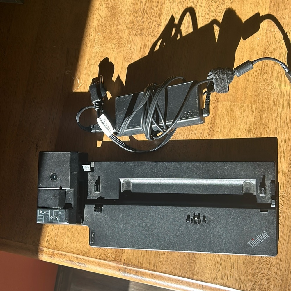 Lenovo, ThinkPad docking station 40AH